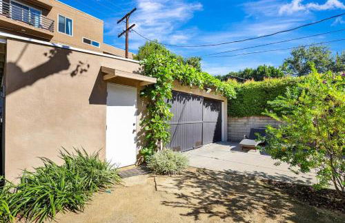Charming 2BR 2BA Los Angeles Home with Character - Foto 9
