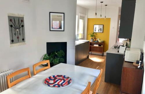 Flat1Hove- renovated, 2BR, patio, beach, free onsite parking - Foto 10