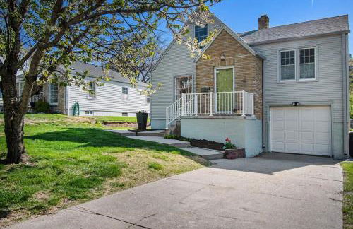 Bright & Stylish 4BR Spot - Close to Downtown Fun - Foto 44