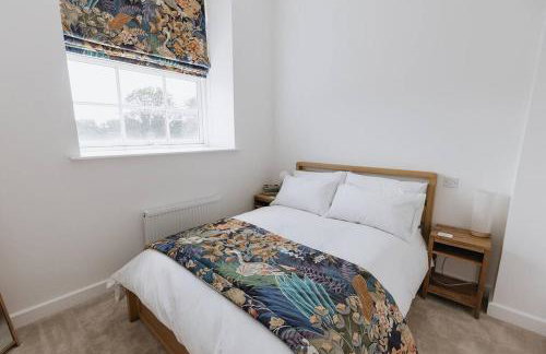 Grade II Mill Townhouse in Leeds with Free Parking which Sleeps 6 - Photo 26