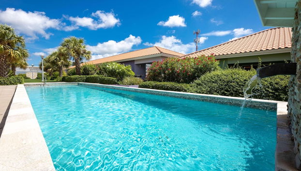 Charming 2BR Apt With Tropical Garden Pool - Foto 2, Habitación