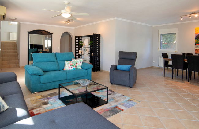 4 bedroom House in Calp with private pool and terrace - Photo 9