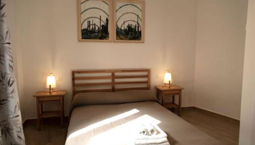 GuestHost - Comfy Two-Levels Apartment with Terrace! - Foto 5