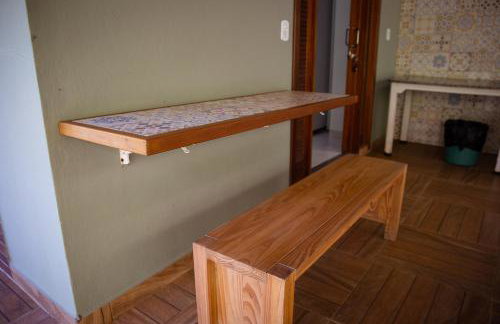 Chalé com Deck e Churrasqueira nas Montanhas - Foto 35