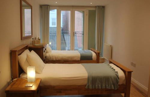 Stylish flat in central Tenby & free parking - Photo 8