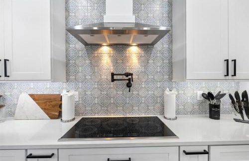 2 Million Villa Heated Pool w Luxury Spa 6BR & 6BR Waterfront by Canal - Foto 14