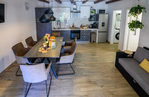 Kameni dvori - Photo 13