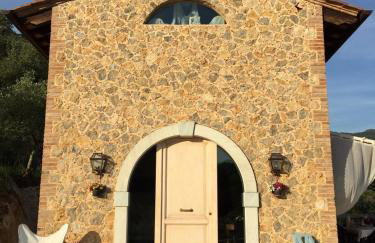 Valuable rustic Tuscan swimming pool, breathtaking view of Camaiore - Photo 1