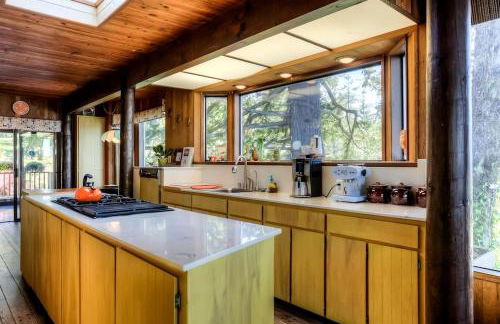 Breathtaking Beach House with Fireplace and Gorgeous Sights in Otis, Oregon - Foto 8