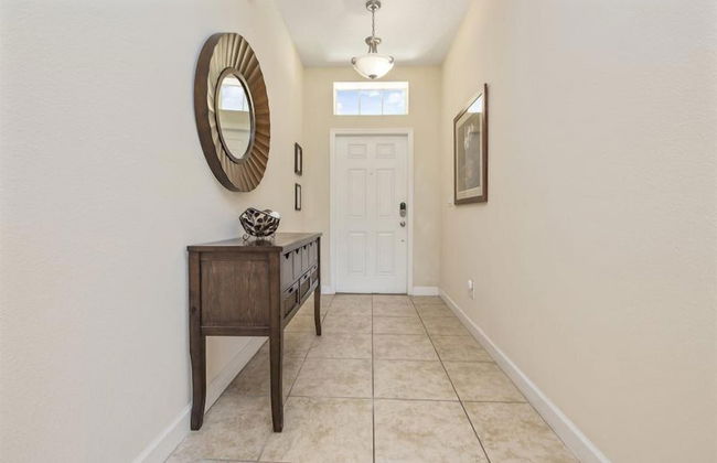 Contemporary 5 Bed 5 Bath Single Family With Upgrades - Foto 2