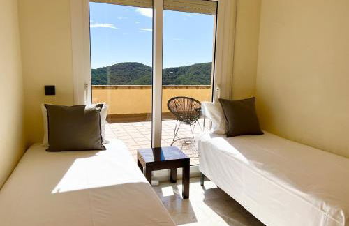 Espectaculares vistas al mar en chalet con piscina - Foto 13