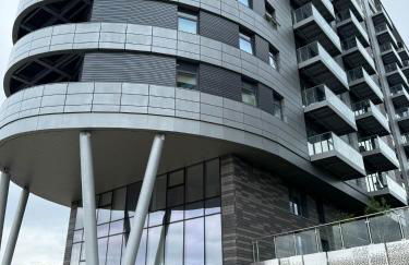 Penthouse height Flat, City View Balcony, Quiet, Free Wifi, Gym & More Minimalistic Home - Foto 31