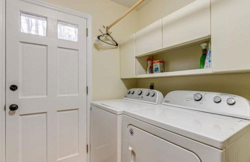 Mountain Getaway with Views and Fire Pit - Foto 31