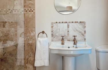 Gardener's Cottage at Mathern Palace - Photo 13