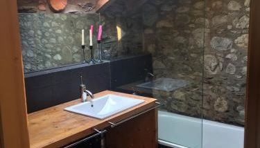 Casa de poble acollidora,amb llar de foc, - Foto 4