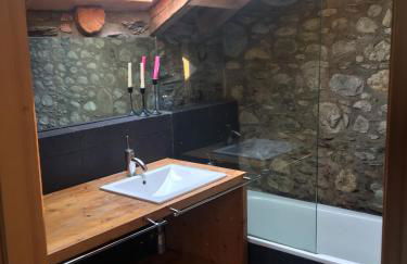 Casa de poble acollidora,amb llar de foc, - Foto 4