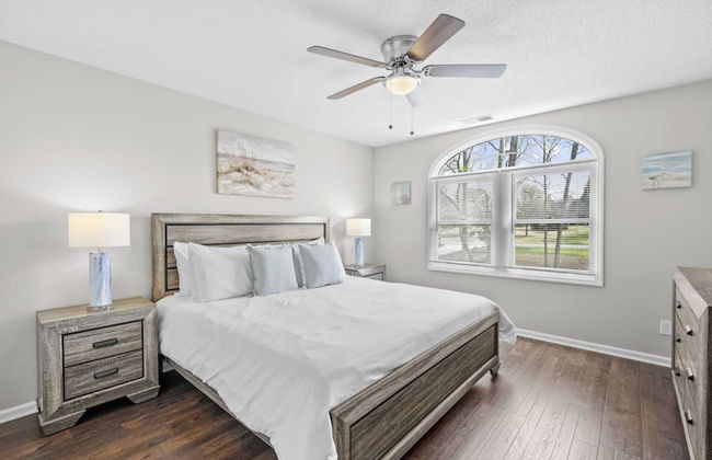 Porch Paradise by Avantstay New Pool, Firepit - Foto 31