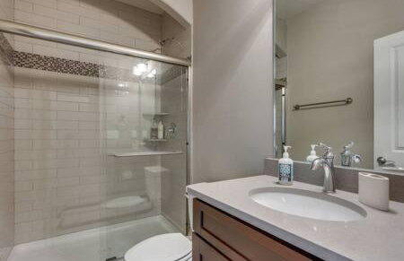 Spacious 4 King Room Belmont Home 2 Living Rooms Walk to Belmont & Vanderbilt Large Dining Table Smart TVs Parking 24 Hr Hospitality Near Music Row & The Gulch 2 miles to Broadway - Foto 15