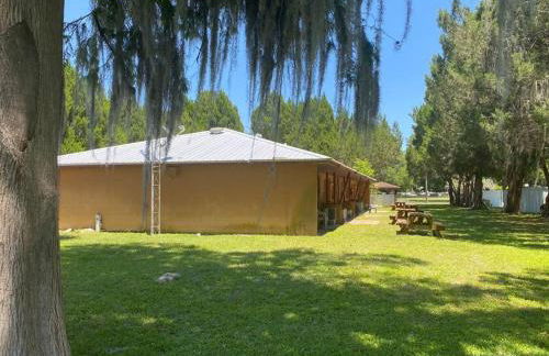 Professor Rousseau's Tiki Hideaway - Foto 32