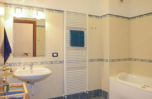 Lovely Cecilia - Foto 14