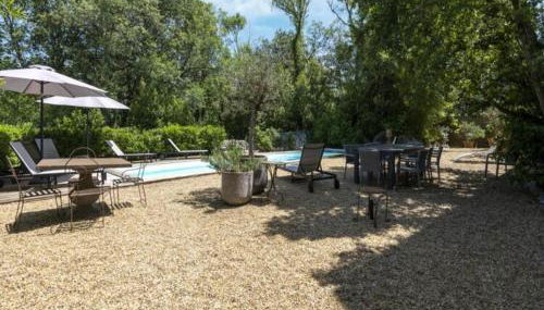 Grenadiers à Six - Photo 3, Garden