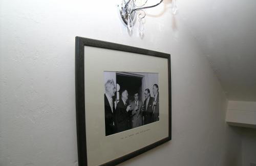 Ted's House - Photo 13