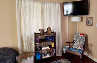 3 bd, Full kitchen, fenced yard, near Field of Dreams - Foto 17