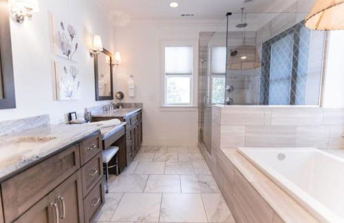 Minutes to Downtown Huge Outdoor Deck HOT TUB - Foto 42