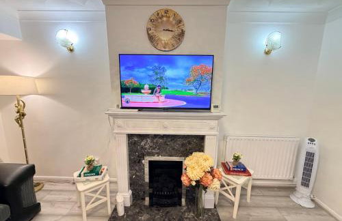 Lovely Two Double Bedroom Maisonette in Surrey - Photo 23