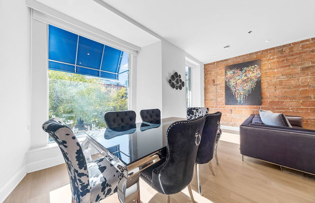 Elegant Suites De La Montagne- Dtwn Mtl - Photo 15