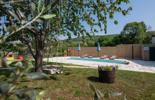 Adorable Holiday Home With Swimming Pool - Foto 11