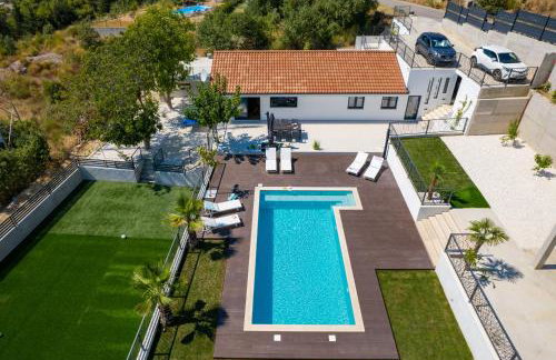 Villa Florinda with Pool and Prime Location near Split - Photo 21