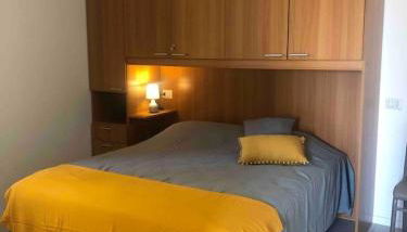 Under the Lemon Tree - Foto 3, wardrobe