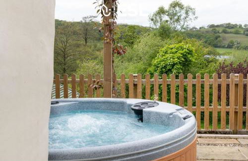 Luxurious 2 Bedroom Countryside Hot Tub Retreat in Stiperstones - Foto 9