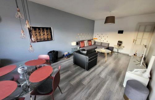 Tichnich Appartement - 2 bedrooms - 1 min away from train station - Foto 1