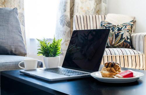 2BR Modern Flat With Free Parking - Foto 33