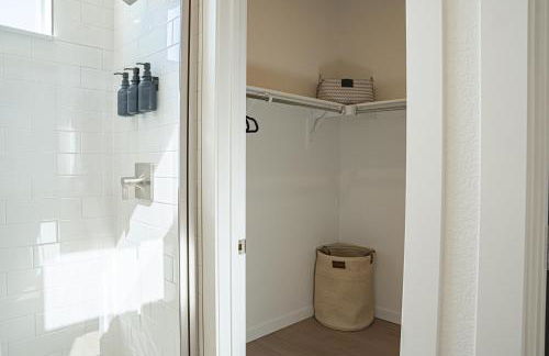 Brand New, Cozy & Modern Condo - Dogs Welcome - Foto 7