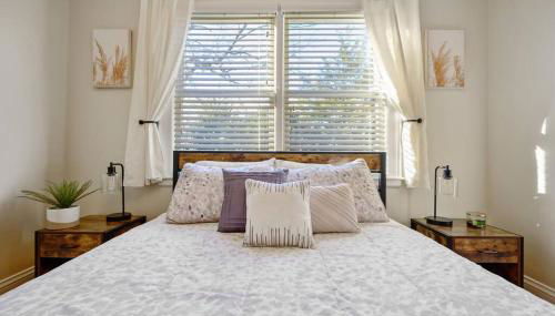 Center St Retreat - 1 Block from Downtown! - Foto 2