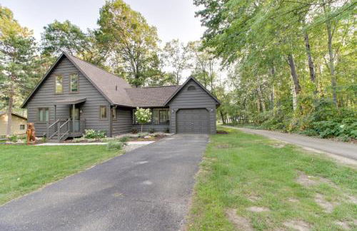 Breezy Point Cabin Deck with Golf Course Views! - Foto 29