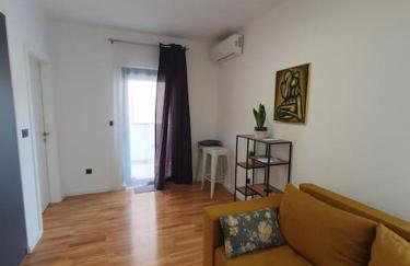 City heaven,self check in, with free parking - Foto 45