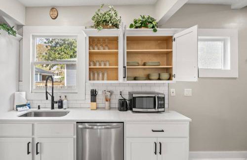 Historic 4BR Home centrally located in Riverside. - Foto 21