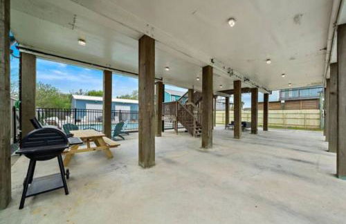 Gorgeous Home with Huge Private Pool and Game Room - Foto 56