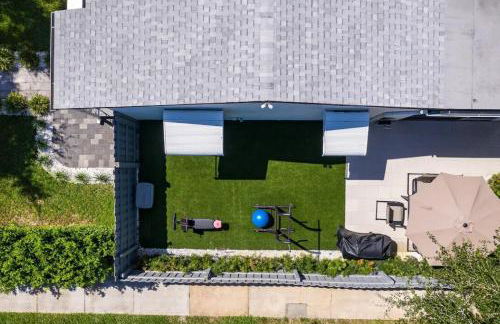 Renovated 2BR Home - Hot Tub, Gym & Beach Nearby - Foto 18