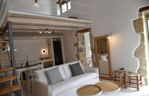 LAINI LUXURY SUITES - Photo 18