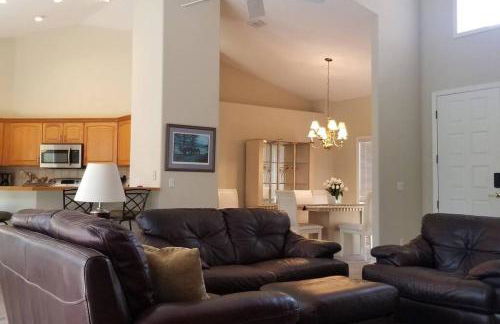 Black Diamond Beauty with Concierge Service - Photo 13