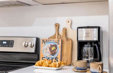 Sleeps 28 2 Units Near DT Nashville Outrider by AvantStay - Foto 37