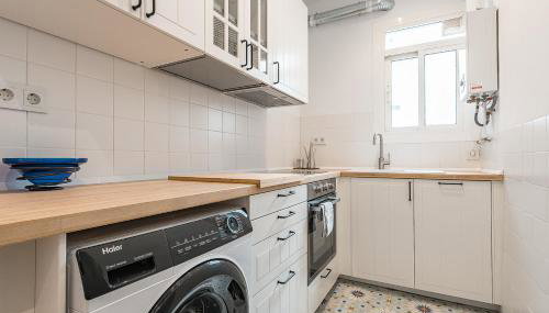 Apartamento reformado de 3 habitaciones en Sagrada Familia - Foto 4