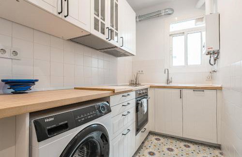 Apartamento reformado de 3 habitaciones en Sagrada Familia - Foto 4