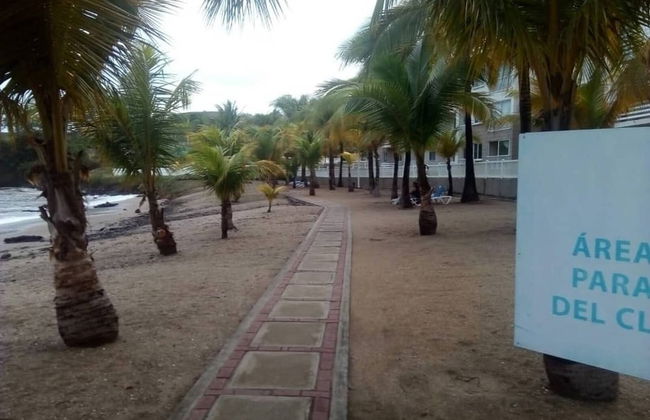 Room in Guest Room - Room in Comfortable Apartment Located on the Beach Very Close to the City - Foto 14