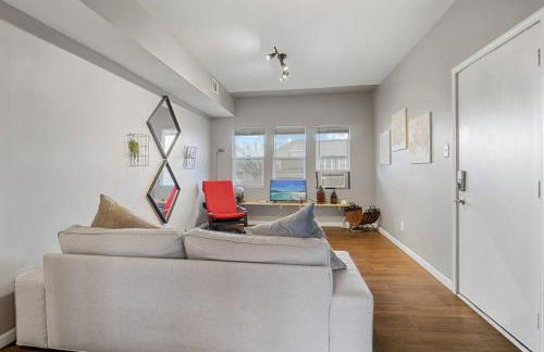 Pet&Baby Friendly 2BR w- in-unit Laundry WIFI - Foto 13